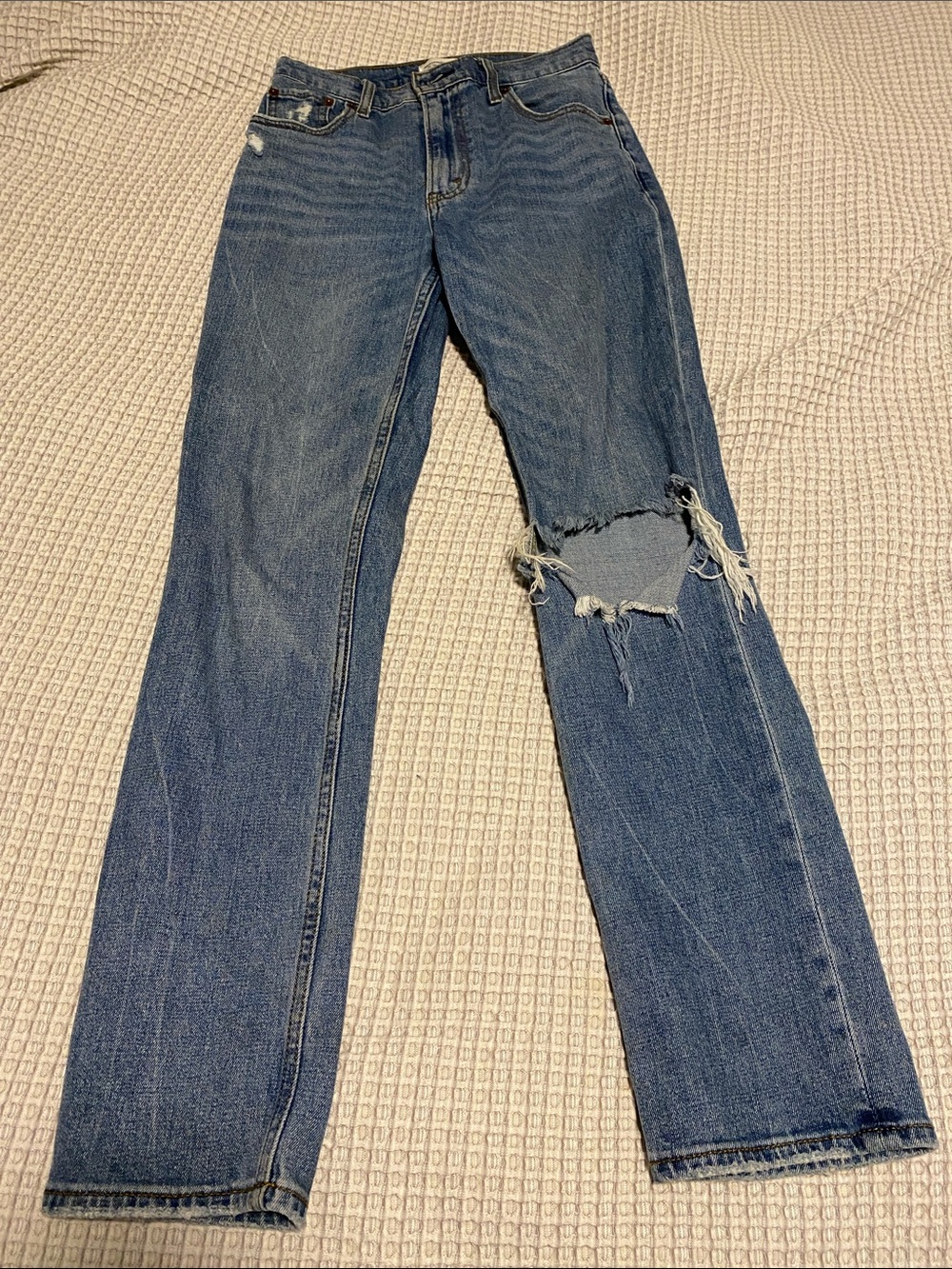Abercrombie & Fitch Distressed Straight-Leg Jeans in Blue